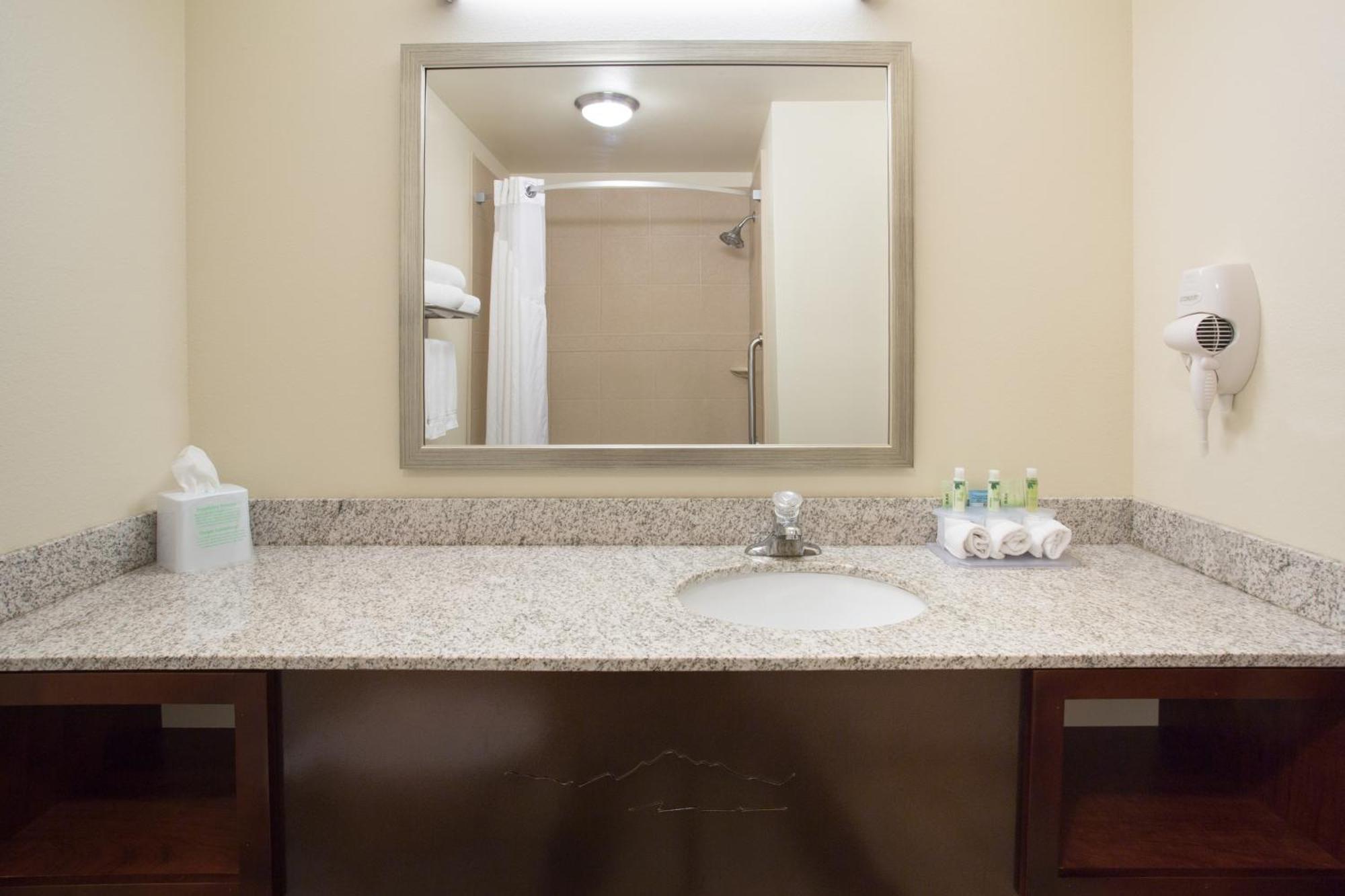 Holiday Inn Express & Suites Glendive By Ihg Buitenkant foto
