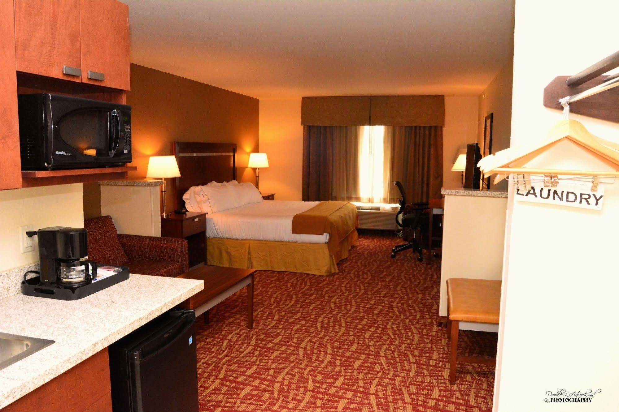Holiday Inn Express & Suites Glendive By Ihg Buitenkant foto